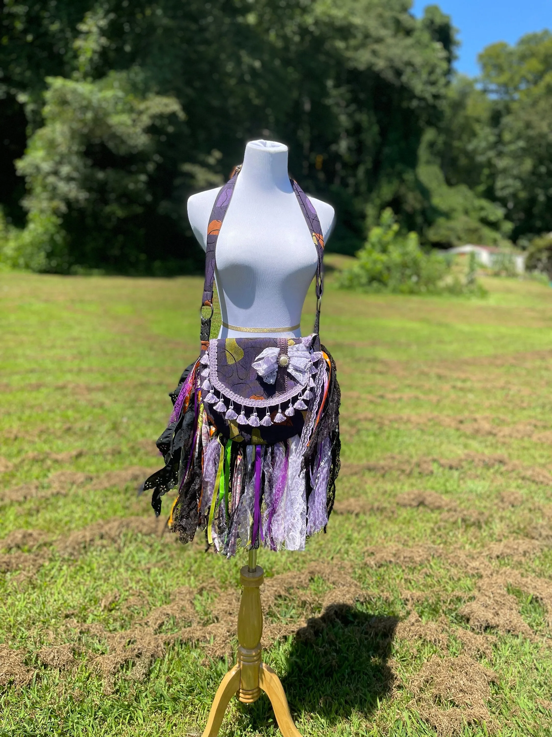 Trendy Fringe Bag - Perfect for Festivals, Hippie Inspired, Boho Chic Handbag